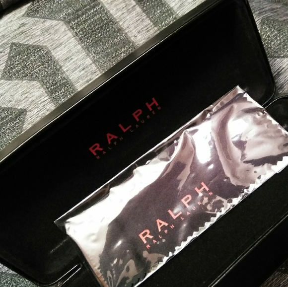 🛑 SOLD 🛑Ralph Lauren Sunglasses 🕶️ - Picture 6 of 6